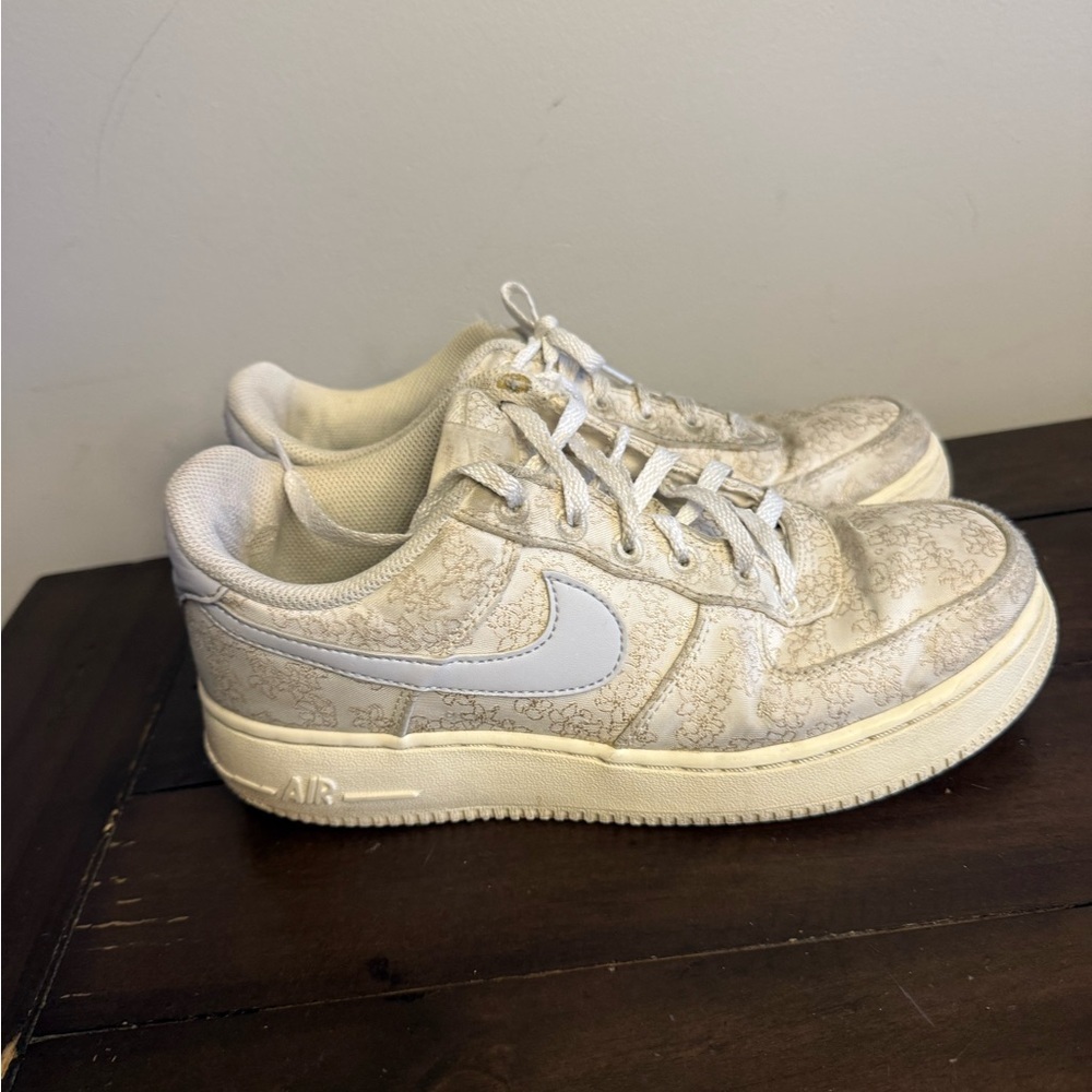 Nike Air Force 1 Low Floral Pattern Beige White Womens Size 7.5 Sneakers AF1